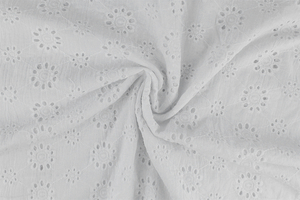 Tissu coton brodé - marguerite ajourée  - blanc 