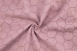 Tissu coton brodé - feuilles ajourées - rose sale  