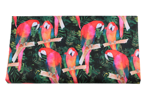 Czerwone papugi - ortalion odzieżowy  