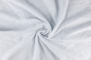 Tissu coton brodé - fleurs et cachemire - blanc