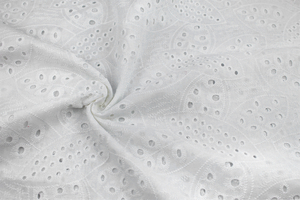 Tkanina bawełniana haftowana - motylek - biały