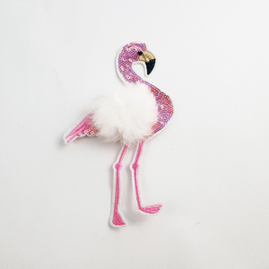 Flamingo-Paillettenstreifen mit Fell